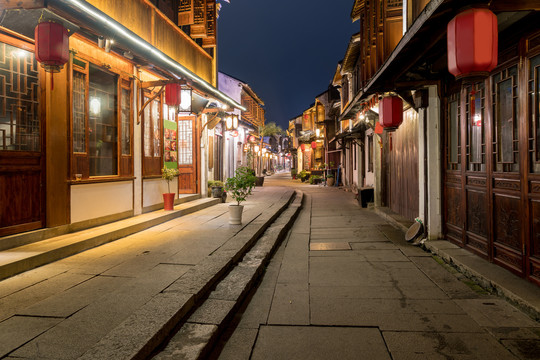 周庄古镇街道夜景