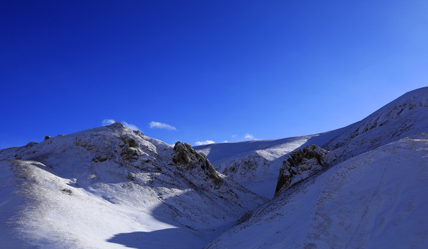 青藏高原雪山