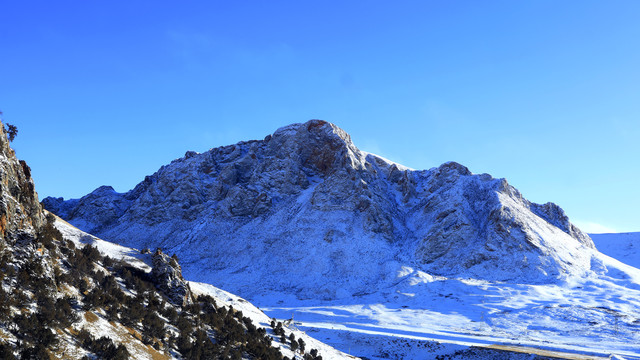 青藏高原雪山