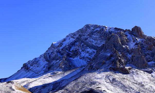 青藏高原雪山