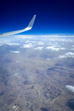 飞机上俯视大地
