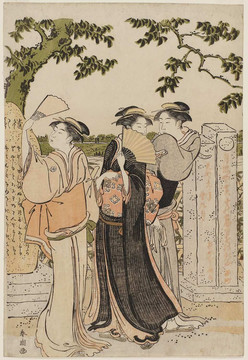 礒田湖龍齋松山上的三個年輕女人