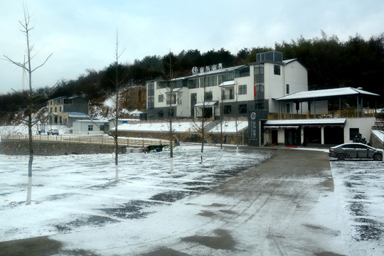 百里荒雪景