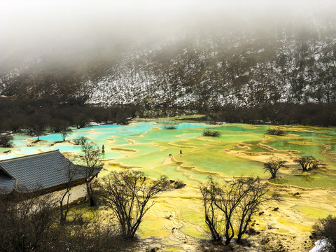 四川高原湿地黄龙五彩池