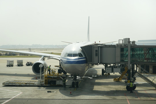 北京首都国际机场停机坪及登机桥