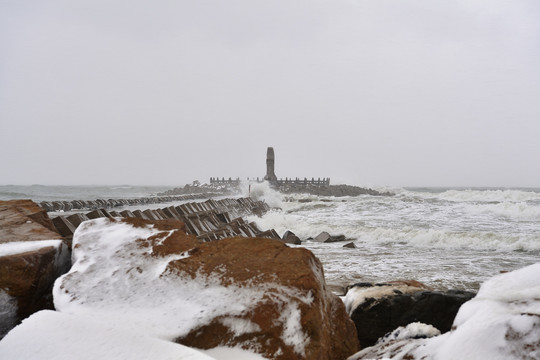 海边雪景