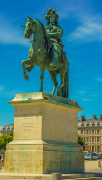巴黎路易十四雕像