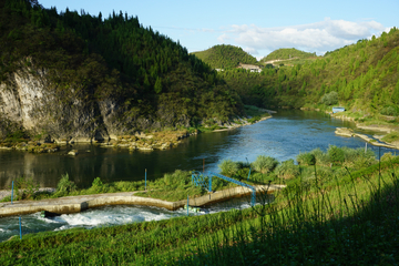 河流 山坡