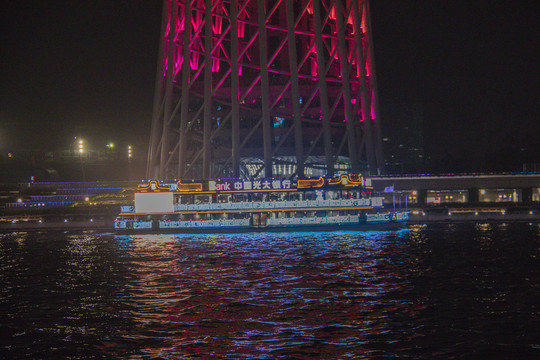 广州珠江游轮夜景