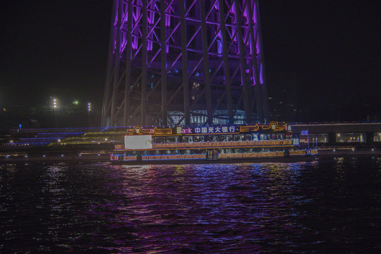 广州珠江游轮夜景