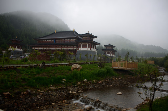 烟雨渭河源