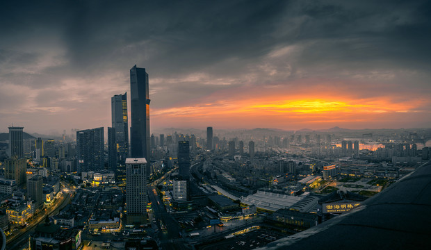 日落后的大连全景