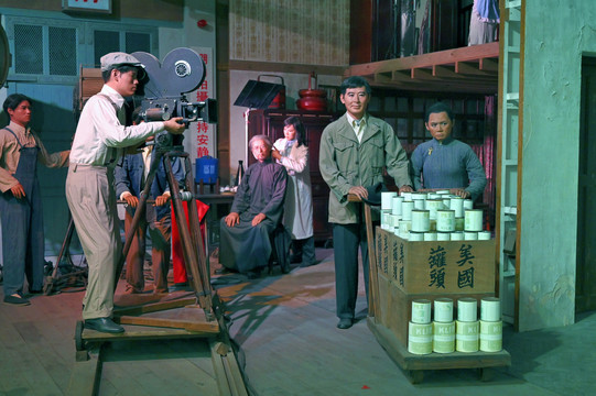 老上海电影拍摄现场场景