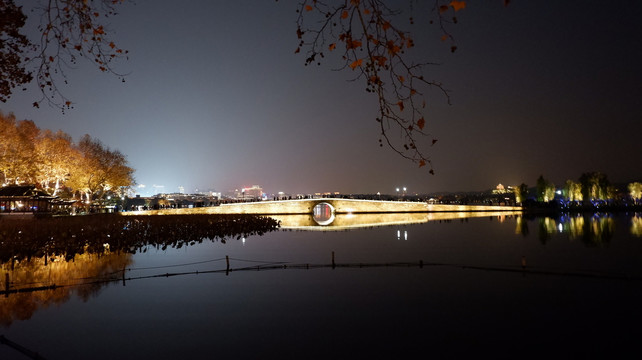 断桥冬季夜景