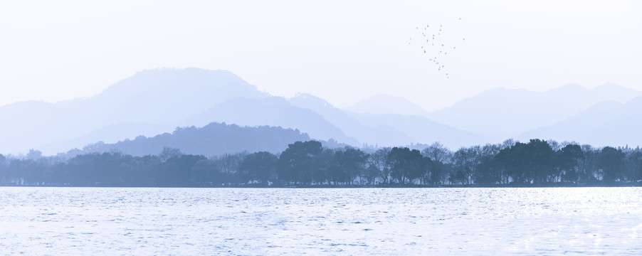 水墨西湖苏堤宽幅全景