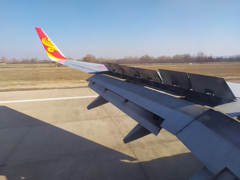 飛機減速板