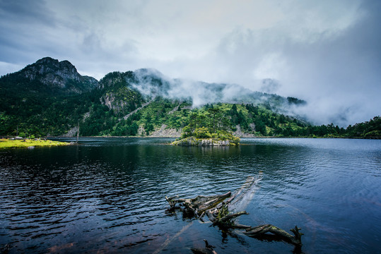 螺髻山黑龙潭