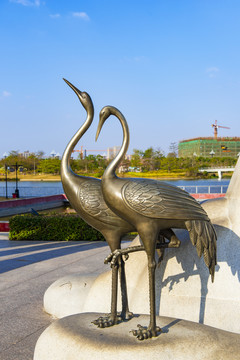 鹭鸟雕塑