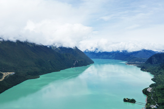 巴松措景区