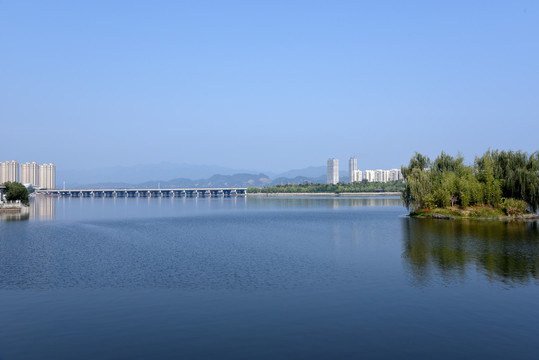 天空湖泊