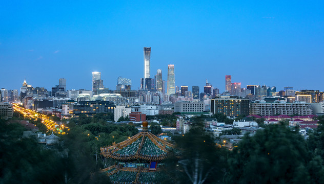 中国北京景山公园中国尊大楼夜景