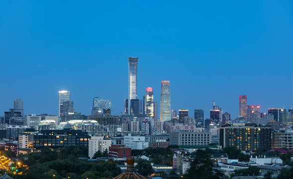 中国北京景山公园中国尊大楼夜景