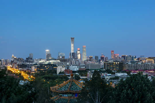 中国北京景山公园中国尊大楼夜景