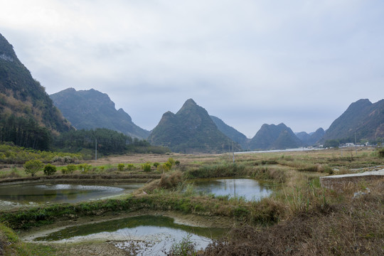 贫穷乡村