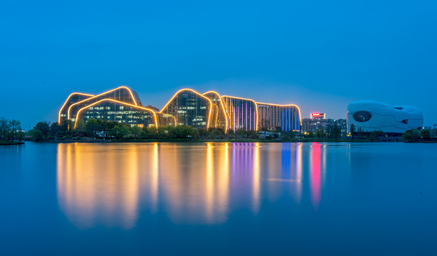 白马湖夜景