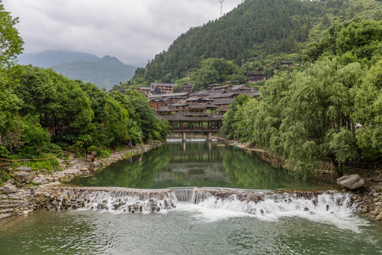 苗寨河流