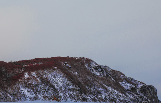 祖国河山美如画山丘冰冻三尺雪景