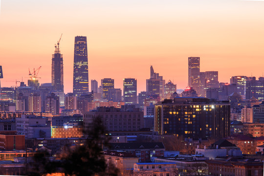 景山远眺北京CBD高楼大厦夜景