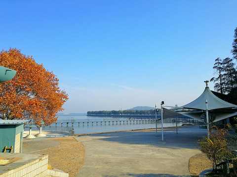 东湖游泳场