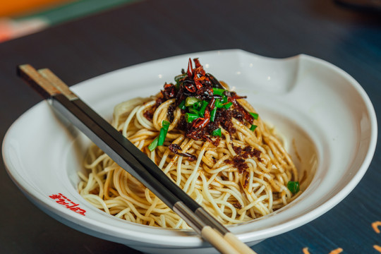 熱干面