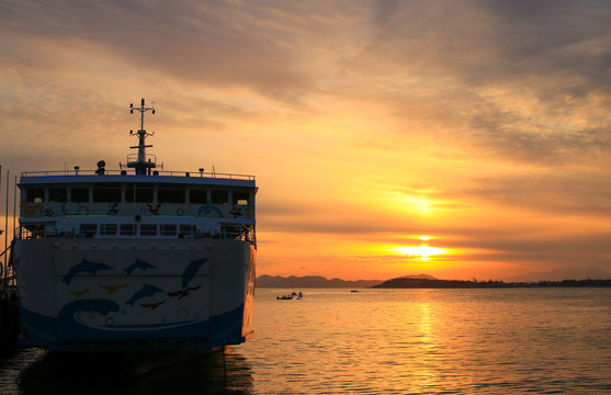 海湾夕阳