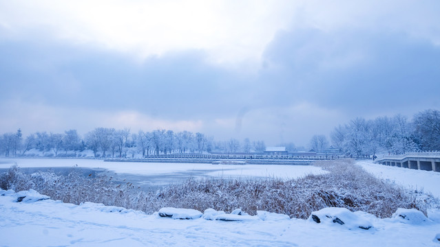 圆明园雪景