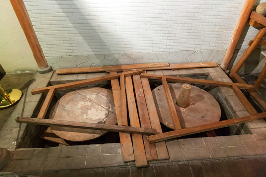 上海博物馆陶车复原模型