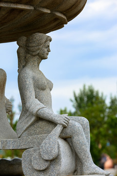 西方女神裸体石雕