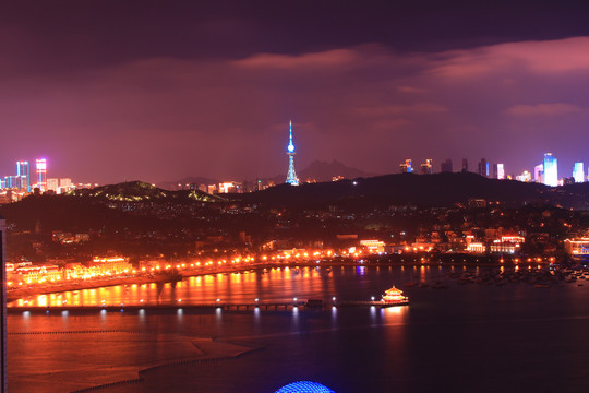 海边城市夜景