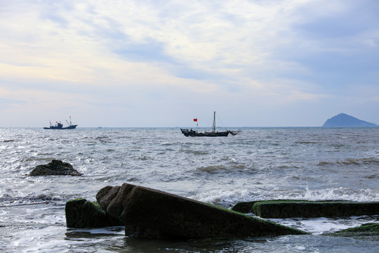 礁石海浪