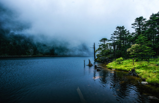 螺髻山风景区大海子