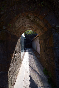 左炮台通道