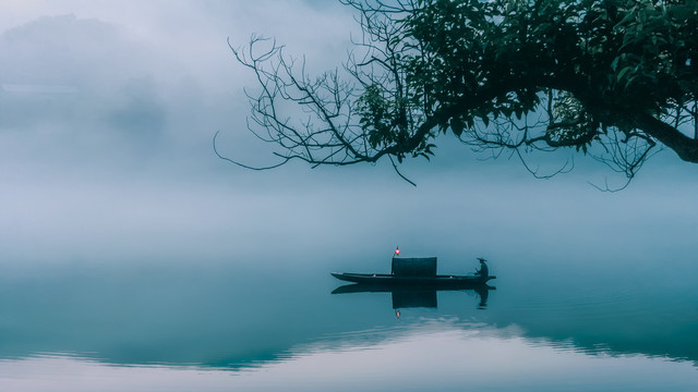 雾漫小东江