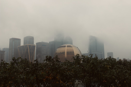 雾霾天建筑