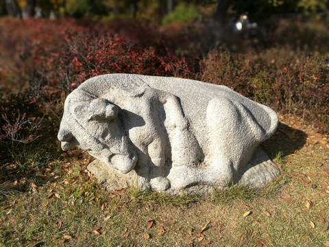 羊石雕像