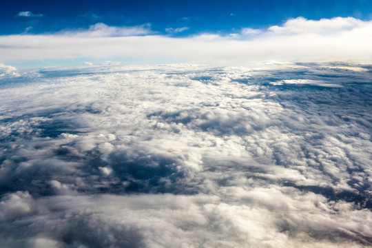 飞机俯视云彩