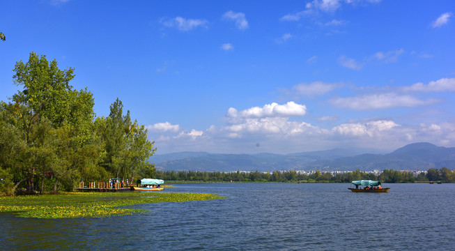 大凉山明珠邛海风光