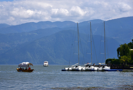 大凉山明珠邛海风光