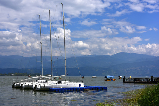 大凉山明珠邛海风光