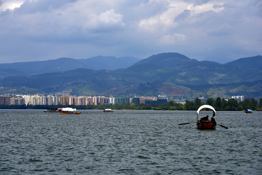 大凉山明珠邛海风光